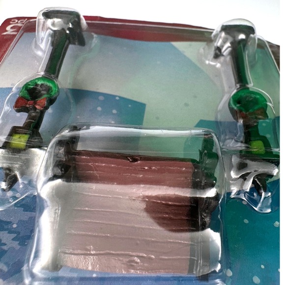 Cobblestone Corners Village Mini 3pc Set Lamp Posts &‎ Bench Christmas Decor NIP - Picture 3 of 3
